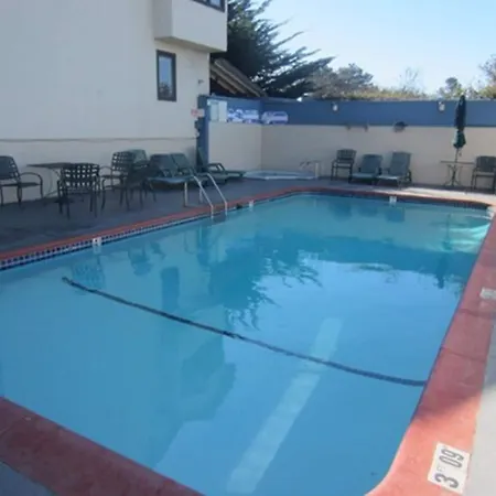 Monterey Fairgrounds Inn-2